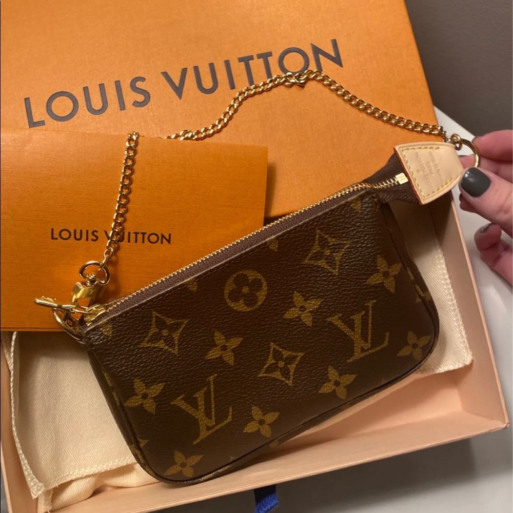 Louis Vuitton Mini Pochette Monogram